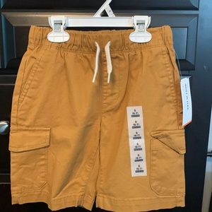 NWT Old Navy Cargo shorts for boys size Small(6-7)